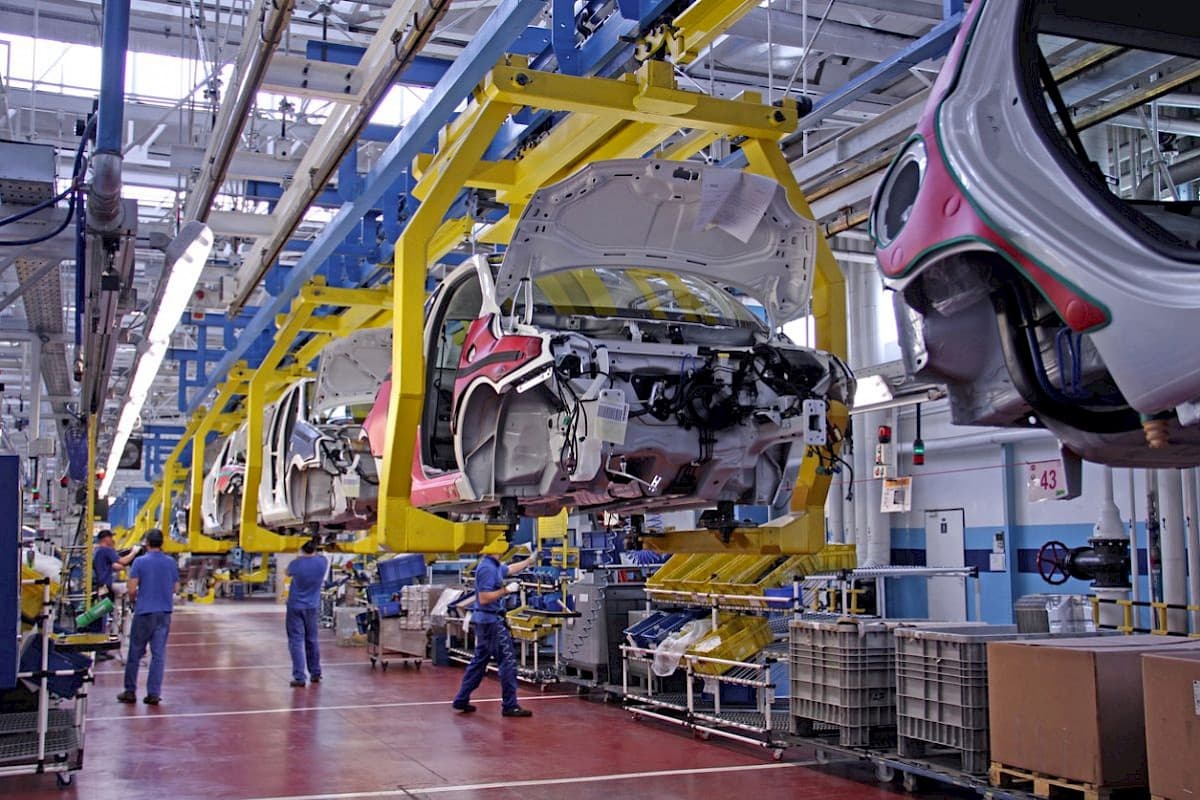 Automotive logistics and customs brokerage operations